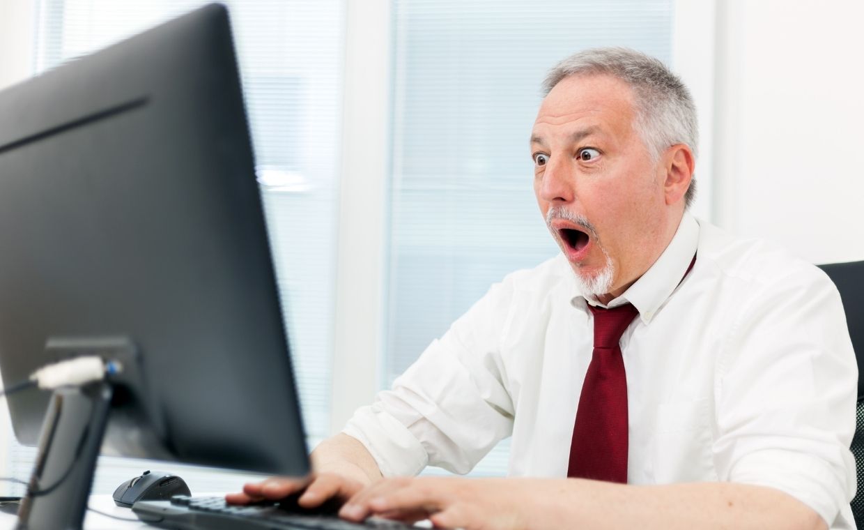 enervé devant un pc